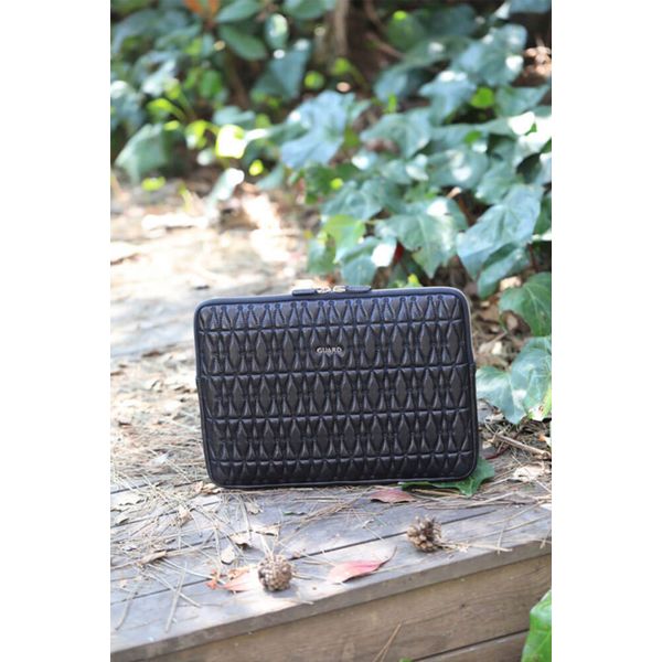 Guard Nakış Desenli Siyah Clutch Çanta