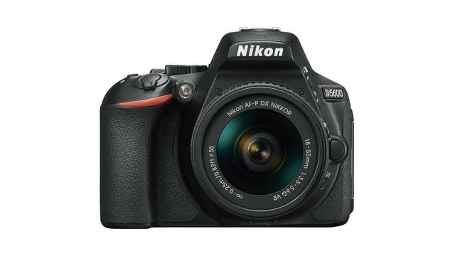 Nikon D5600 18-55mm VR AF-P Lens DSLR Fotoğraf Makinesi Fiyatları