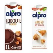 Alpro 1 lt Badem Bitter Çikolata İçeceği + 1 lt Şekersiz Badem Bitki Bazlı İçecek