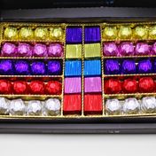 Dark Brown Chocolates & Confections 50 Adet Fındık Parçacıklı Sargılı Sütlü Çikolata