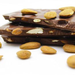 Dark Brown 500 gr Bademli Sütlü Beyoğlu Çikolatası