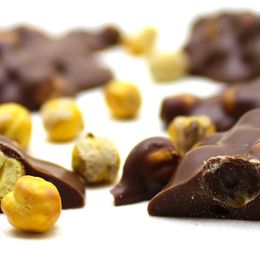 Dark Brown Chocolates & Confections 1 kg Ağın Leblebili Sütlü Roş Çikolata