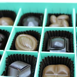 Dark Brown Chocolates & Confections 12 Adet Küçük Hediyelikler Özel Seri Spesiyel Çikolata