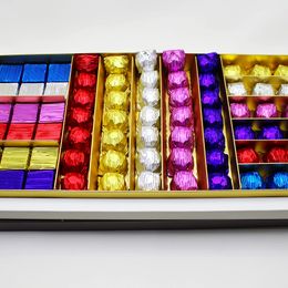 Dark Brown Chocolates & Confections 70 Adet Fındık Parçacıklı Sargılı Sütlü Çikolata