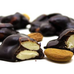Dark Brown Chocolates & Confections 750 gr Bademli Bitter Roş Çikolata