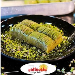 Güllüoğlu 500 gr Fıstıklı Dürüm Baklava