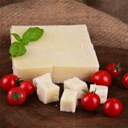 Gurmepark Ayvalık 250 gr Bergama İnek Tulum Peyniri