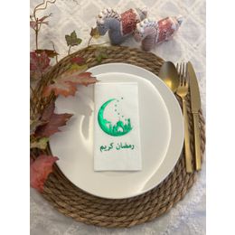 Kidspartim 16'lı Yeşil Yaldızlı Beyaz Ay Desenli Arapça Ramadan Kerim Garson Katlama Peçete