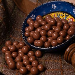 Leblebi Çarşısı 750 gr Sütlü Çikolatalı Leblebi