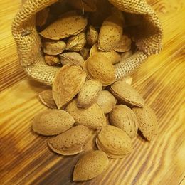 Little Sister's Farm 1 kg İnce Kabuklu Badem