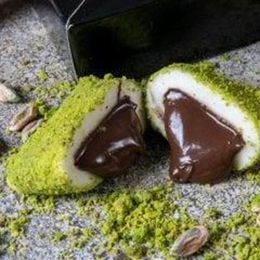 Nefisso 800 gr Antep Fıstıklı Çikolata Dolgulu Bohça Lokum