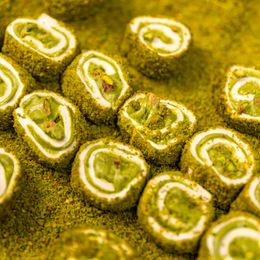 Sultan Ana Elinden 500 gr Antep Fıstıklı Sarma Afyon Sultan Lokum