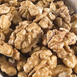 Ticaret Denizi 1.25 kg Kelebek Yerli Tokat Niksar Günlük Taze Beyaz Elek Üstü Ceviz İçi